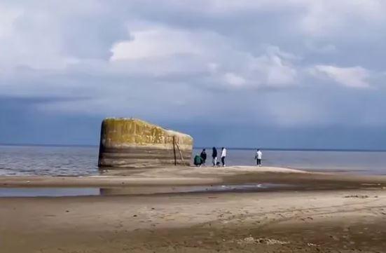 Київське море різко відступило — і з-під води виринув ДОТ №581 часів Другої світової