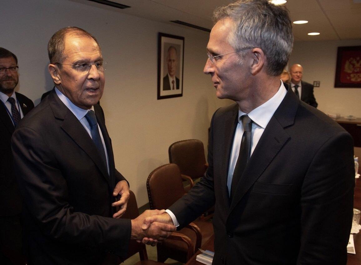 Столтенберг у мемуарах описав переговори з РФ про східний фланг НАТО і підтвердив реальність загрози виходу США з Альянсу