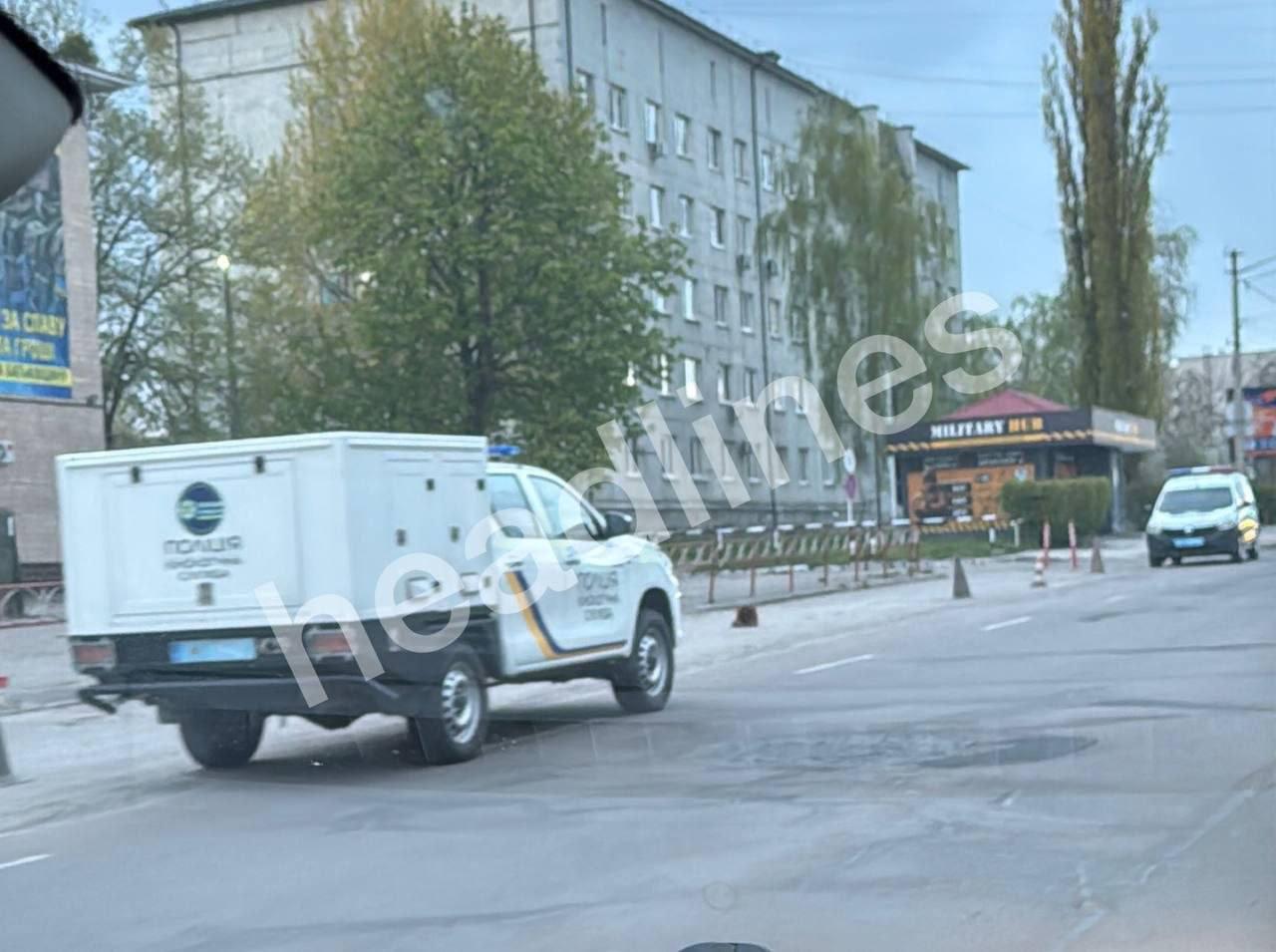 Біля будівлі ТЦК у Білій Церкві, де викрили «сервіс» з уникнення від мобілізації, кинули гранату