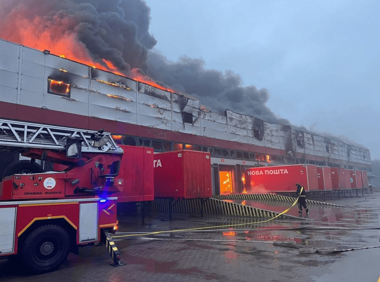 Росіяни знищили термінал «Нової пошти» у Луцьку