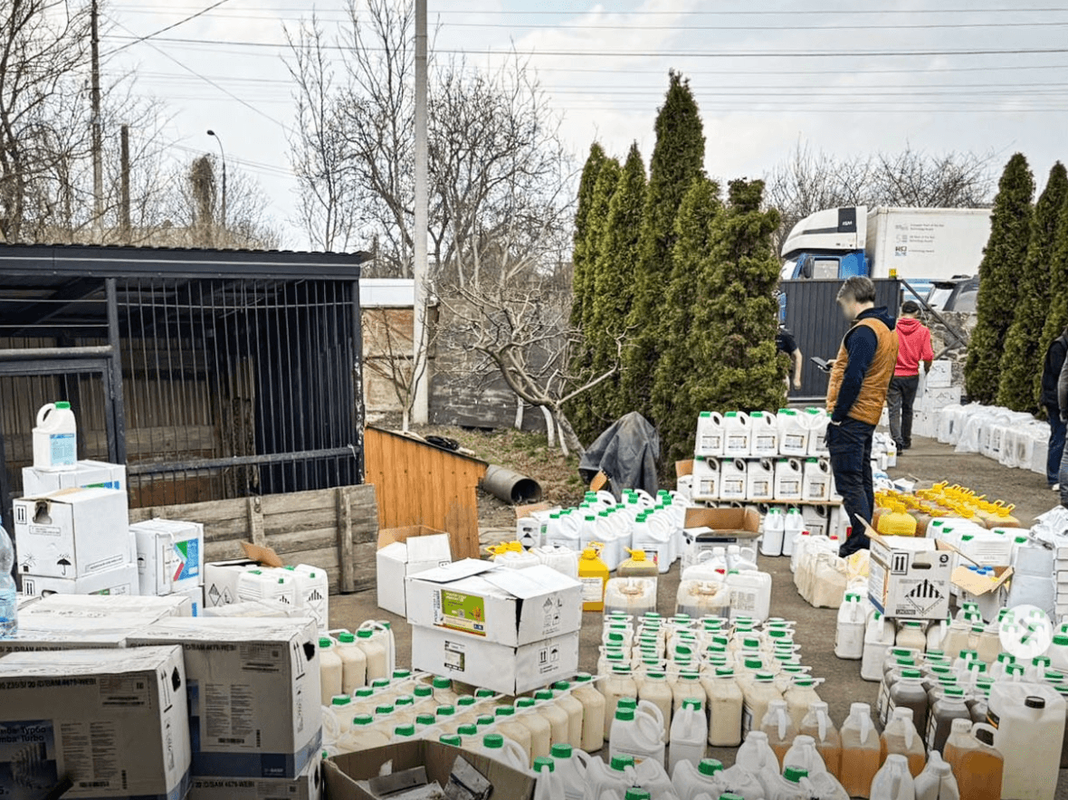 Ділки підмішували цемент у добрива та продавали їх під виглядом відомих брендів