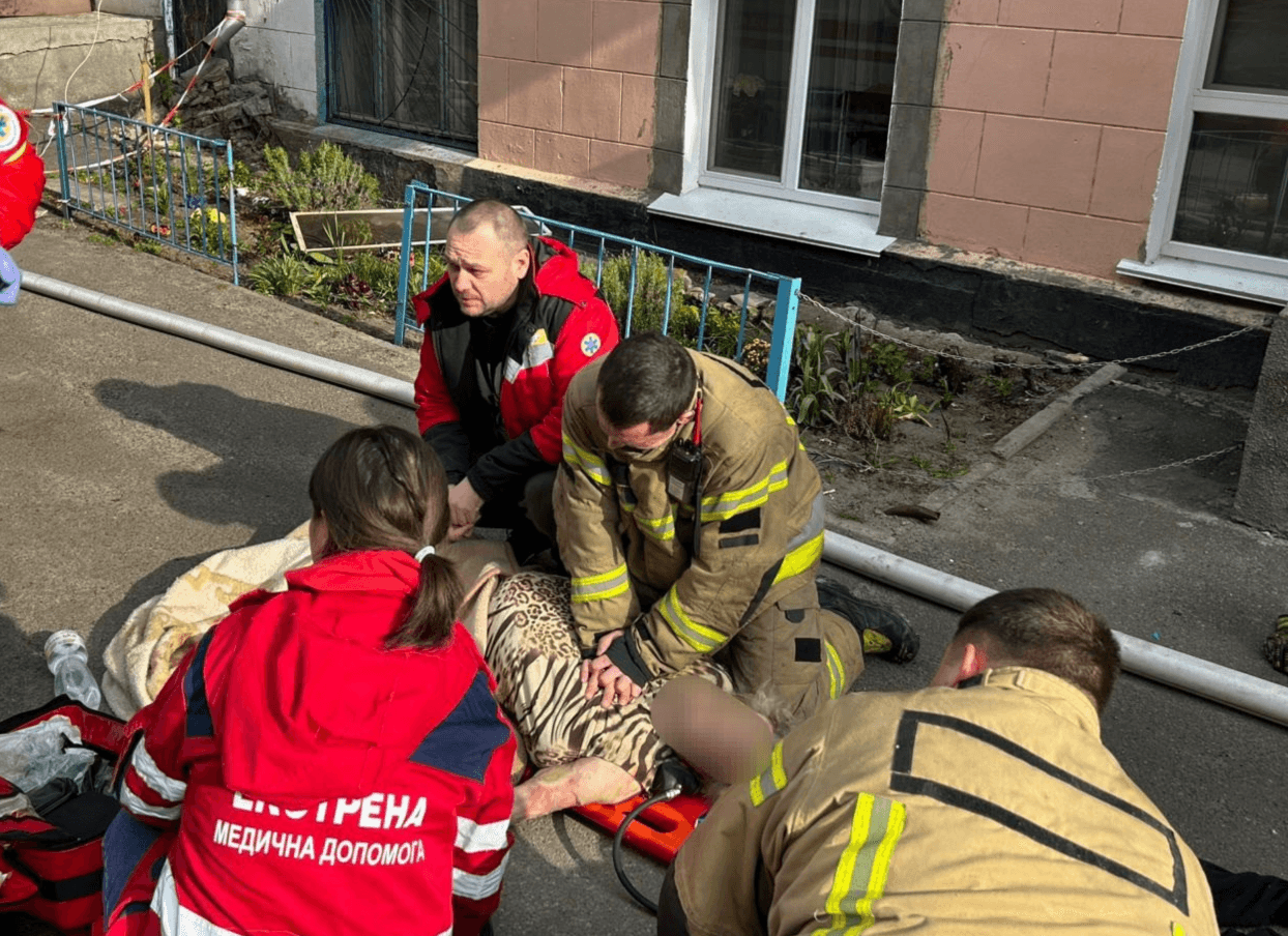 У Подільському районі внаслідок пожежі загинула жінка, ще одну вдалося врятувати