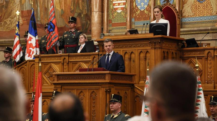 Нова політична епоха в Угорщині: уряд Петера Мадяра склав присягу