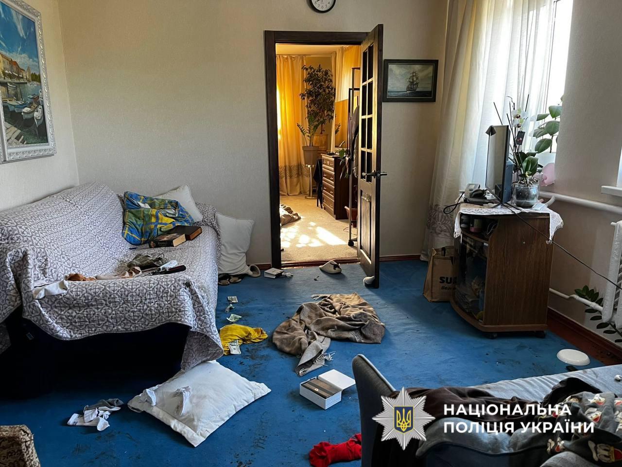 На Київщині затримали «серійника», який вночі проникав у будинки, погрожував ножем і грабував людей