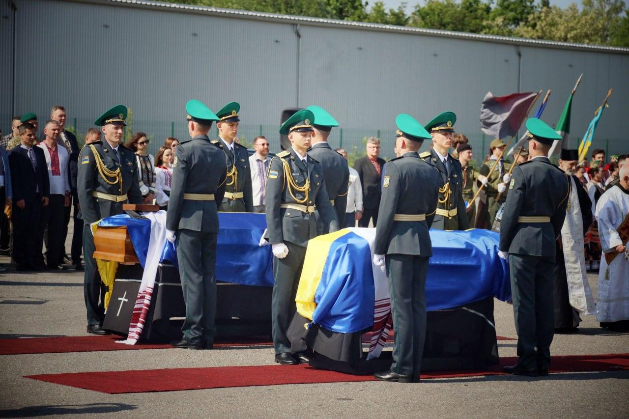 В Україну повернули прах голови ОУН Андрія Мельника та його дружини