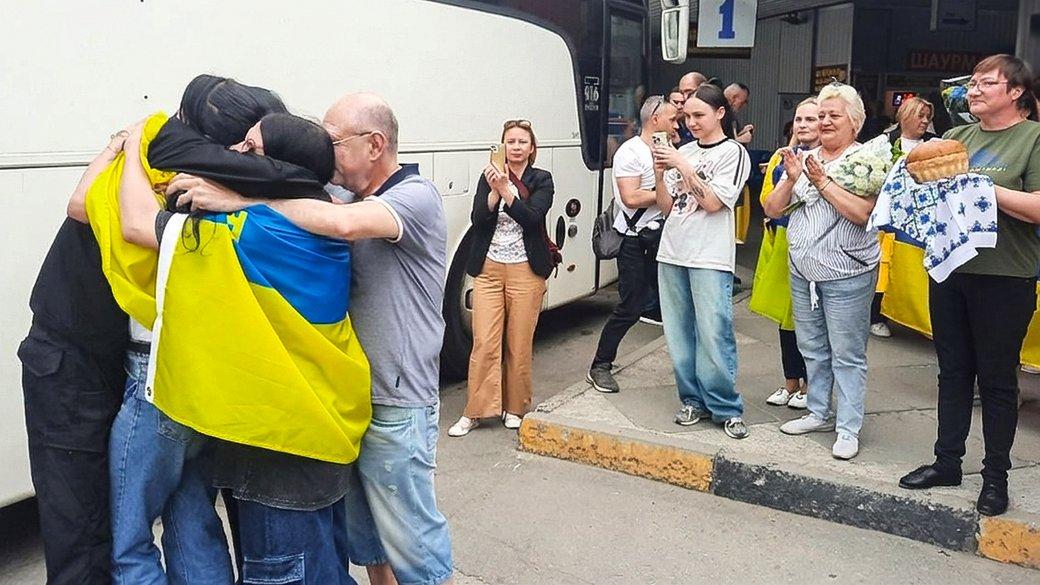 Катування ізоляцією та примусова праця в Чечні: після 2,5 років з полону повернувся захисник Олександр Іщенко