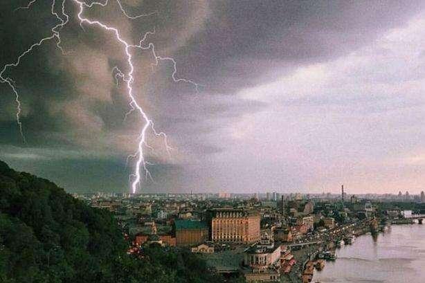 На Київщині 21 травня очікуються короткочасні дощі та грози