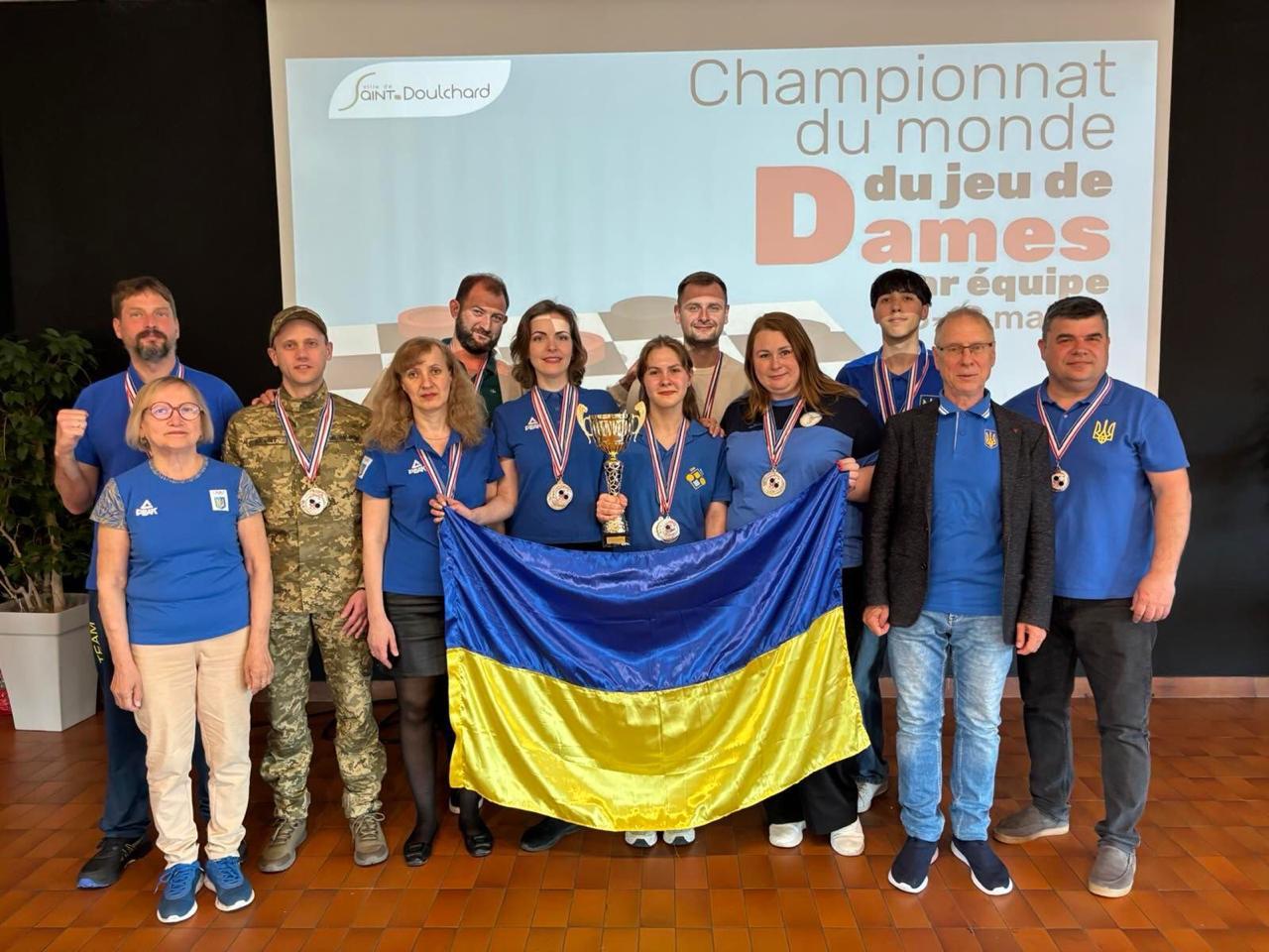 Вперше в історії Україна здобула срібло на чемпіонаті світу з міжнародних шашок
