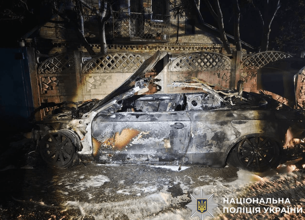 На Київщині чоловік через сварку підпалив Audi