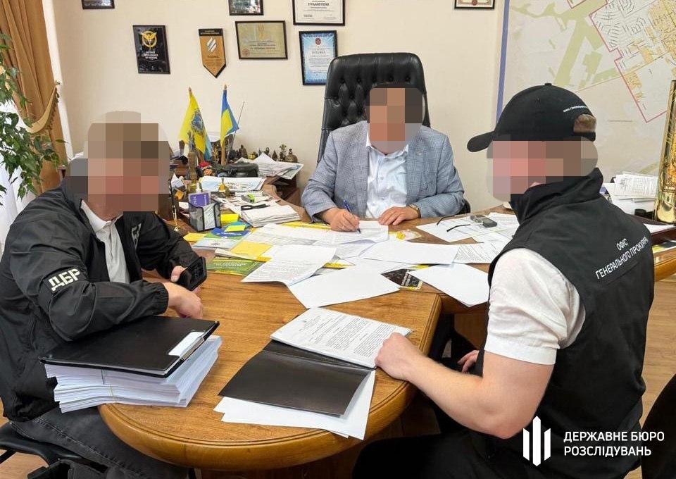 Голову громади на Київщині підозрюють у системному одержанні хабарів «за вирішення питань»