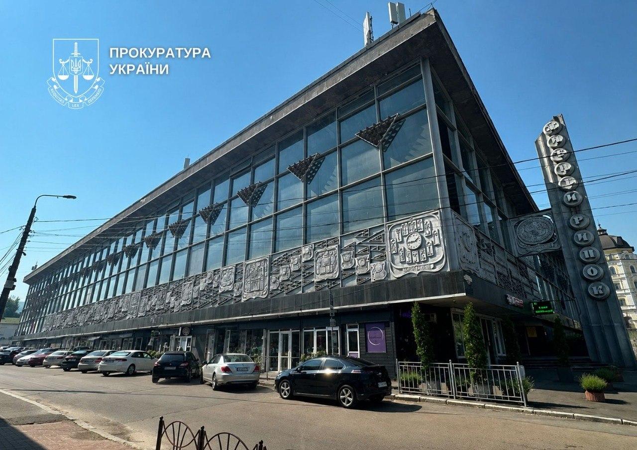 Прокуратура Києва судиться за збереження Житнього ринку