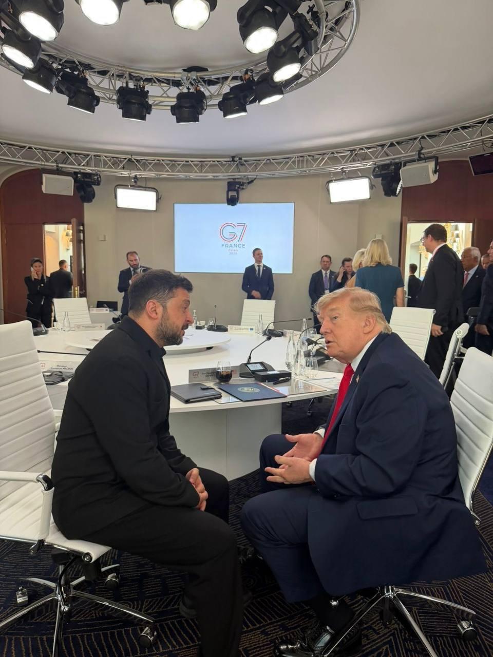 Зеленський зустрівся з Макроном і Трампом на полях саміту G7