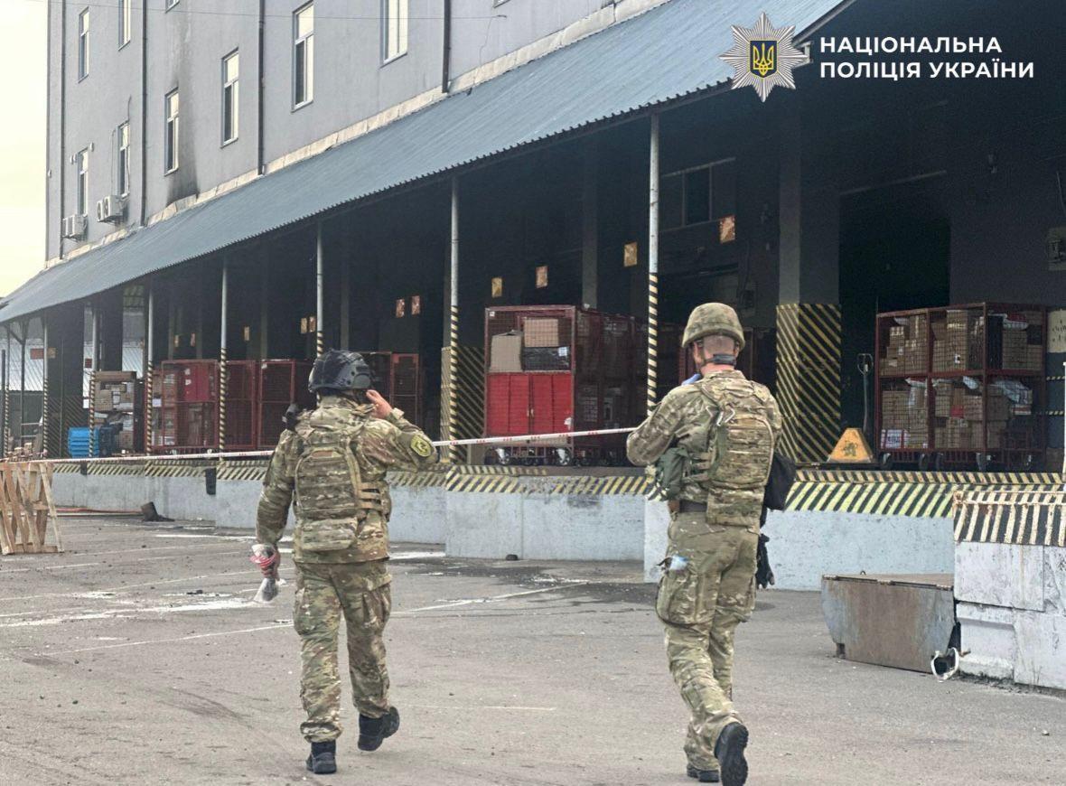 Момент вибуху посилки у відділенні “Нової пошти” потрапив на відео