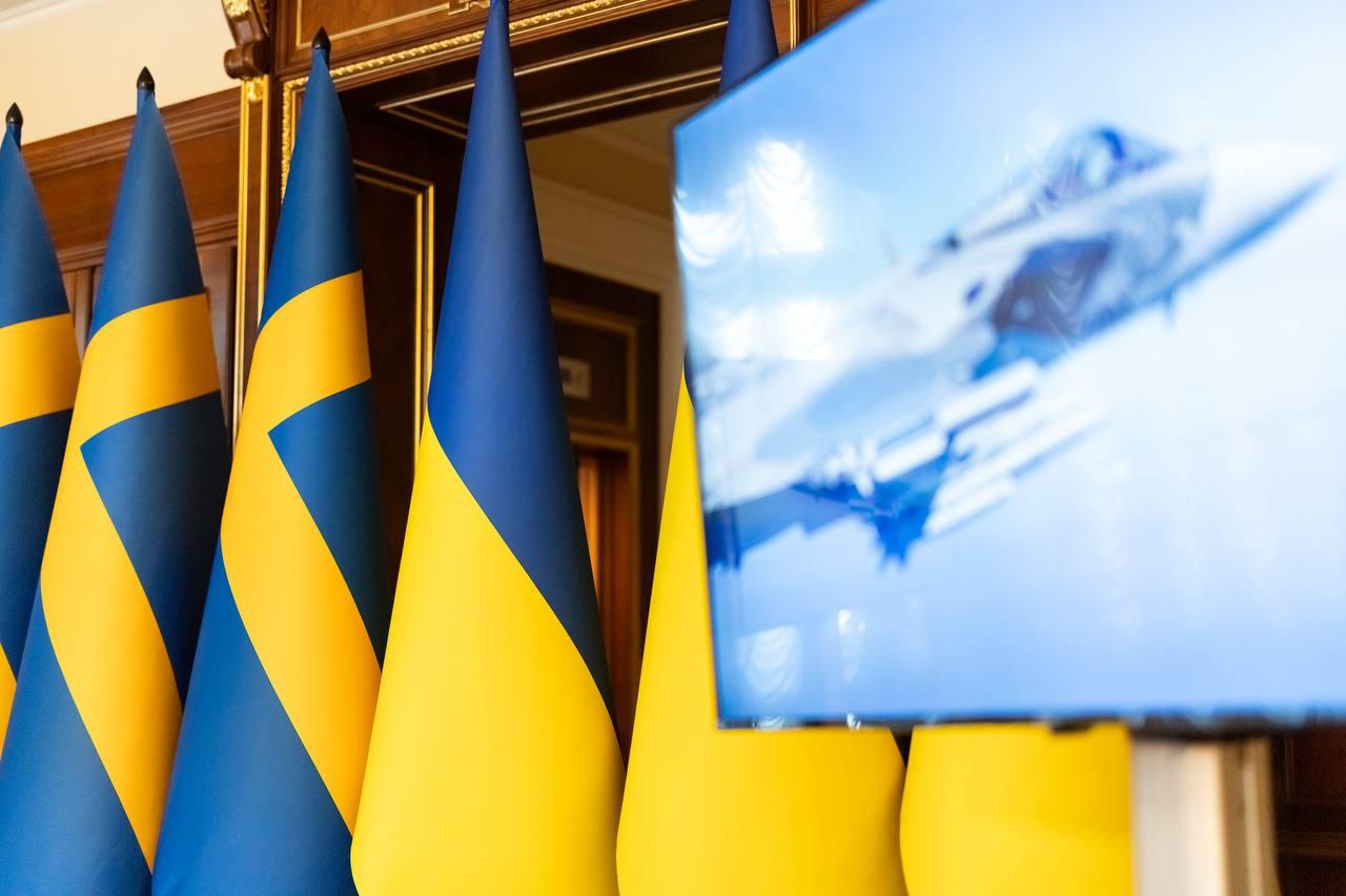 Україна отримає 16 винищувачів Gripen