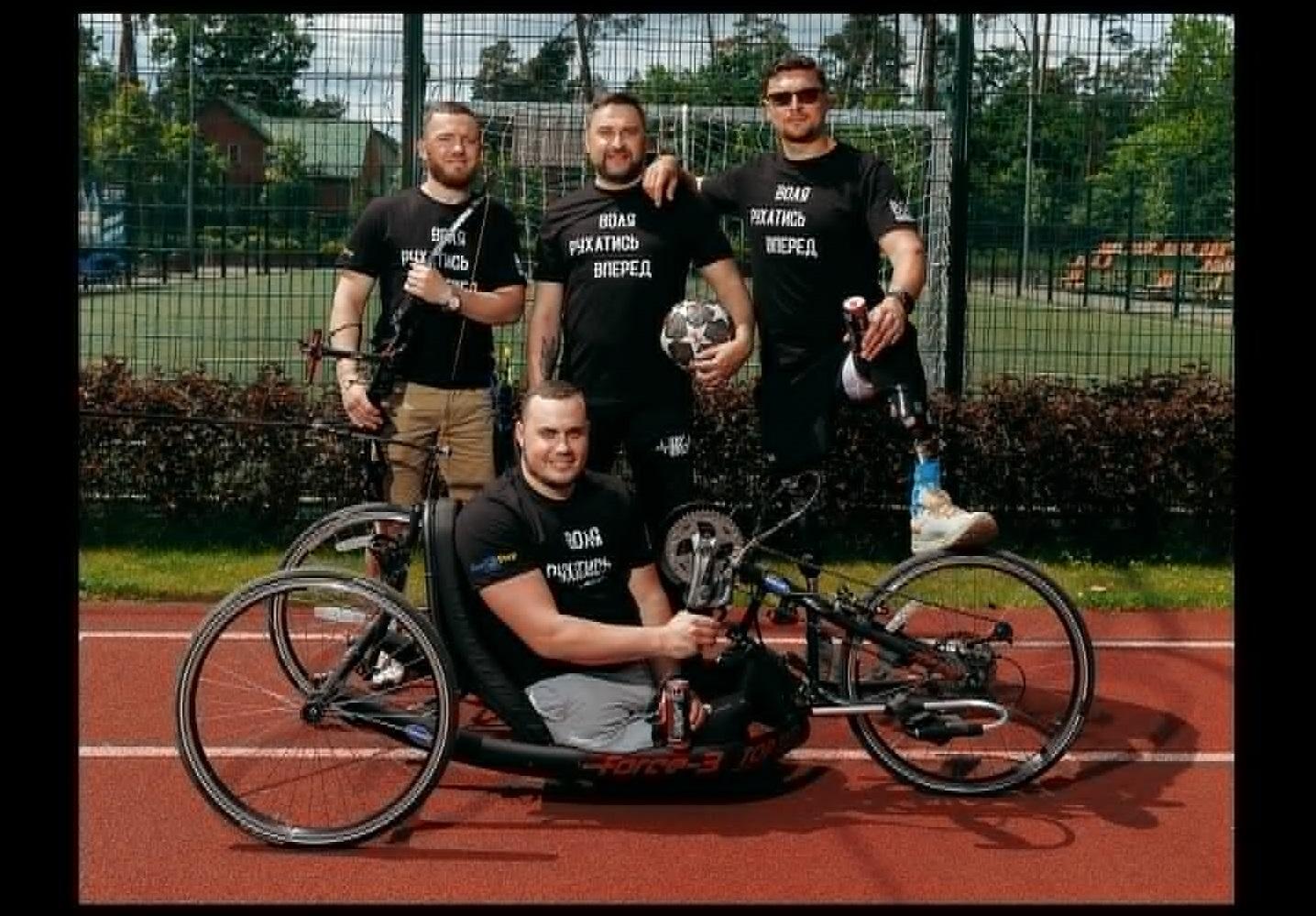 На станції метро «Лук’янівська» відкрили фотовиставку про ветеранів «Шлях відновлення»
