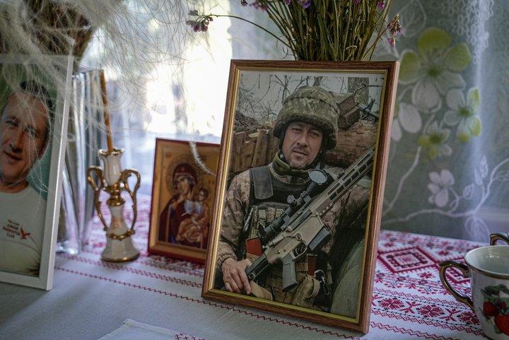 На Сумщині родина полеглого захисника втілила його мрію – створила пасіку