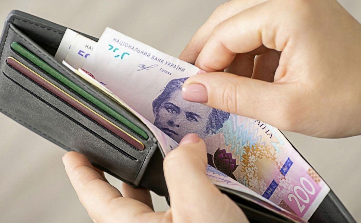 “Біла” зарплата: скільки має затратити роботодавець, якщо співробітник отримує на руки 40 тисяч грн