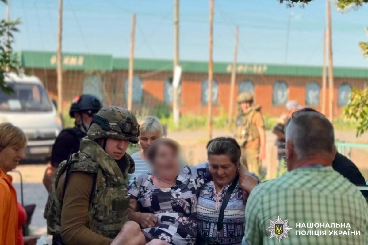 «Білі Янголи» евакуювали 27 жителів Куп’янщини (відео)