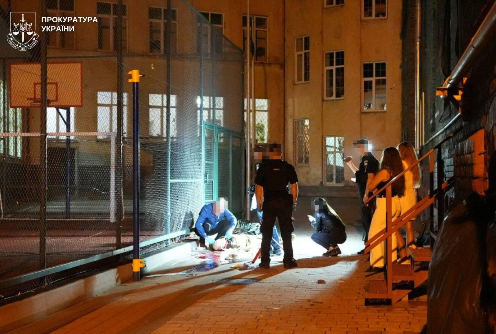 У Львові чоловік смертельно поранив ножем військового ТЦК