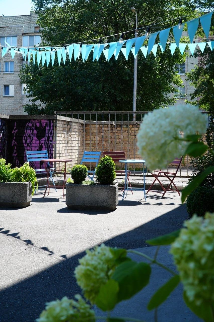 На Подолі відкрили Gosha Melts Bar з гриль-сендвічами та плюшевою акулою