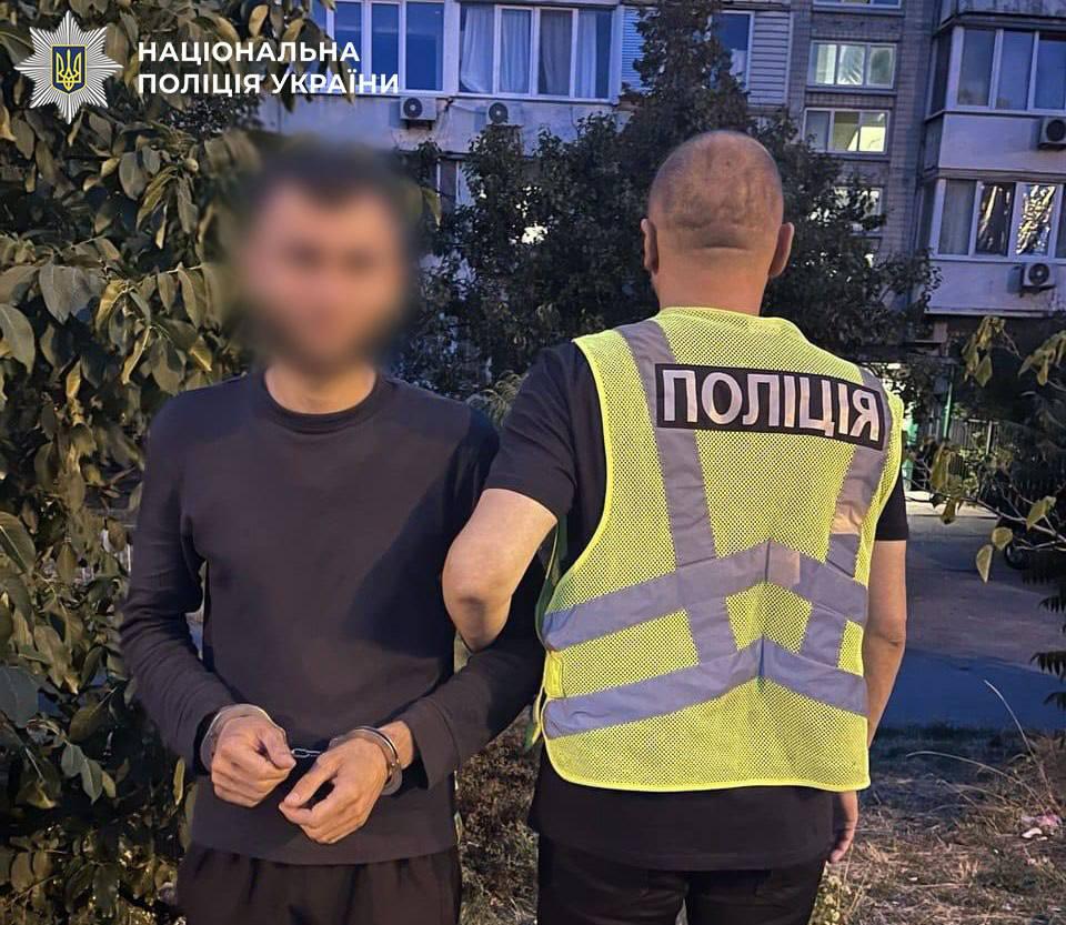 На Оболоні крадії винесли з квартири пенсіонерки майже 750 тисяч гривень