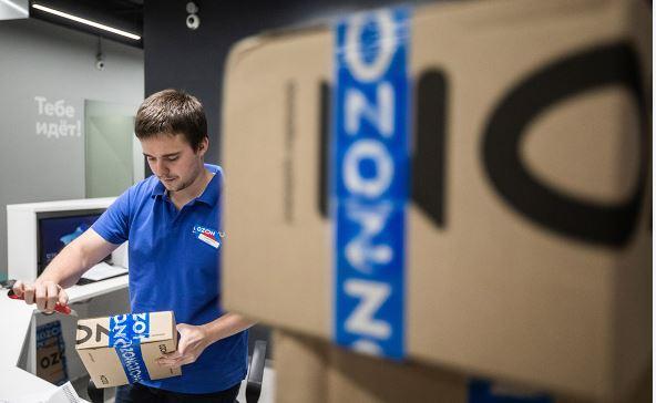 Російський Ozon перестав доставляти товари до тимчасово окупованого Криму
