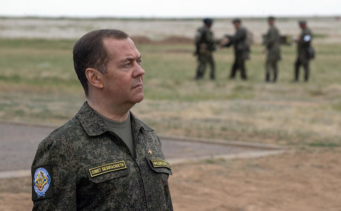 Медведєв пригрозив ударами по Берліну та поїздах із європейськими лідерами