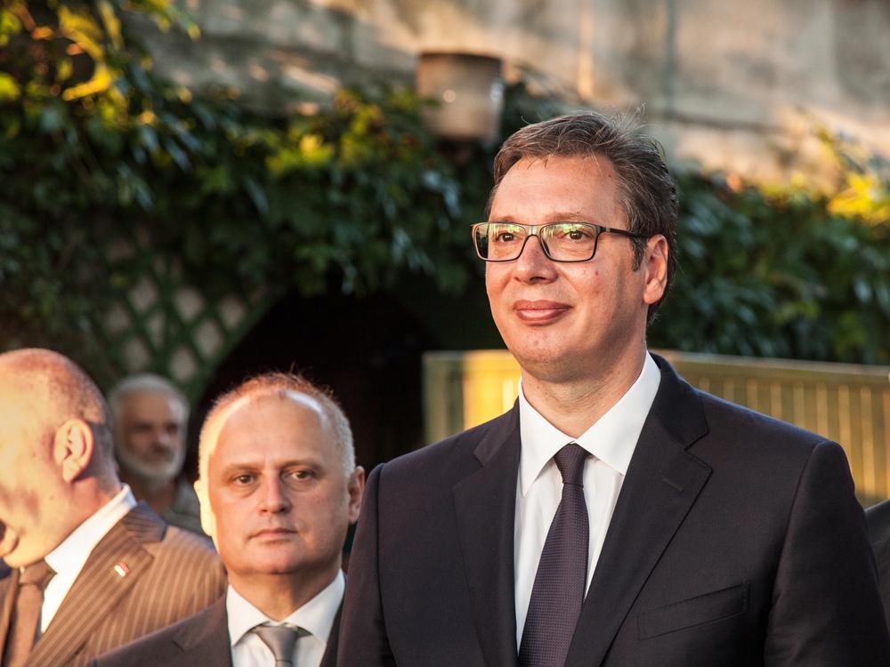 Президент Сербії Вучич оголосив про відставку
