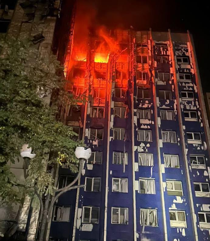 РФ утретє за два дні вдарила по адмінбудівлі в Одесі