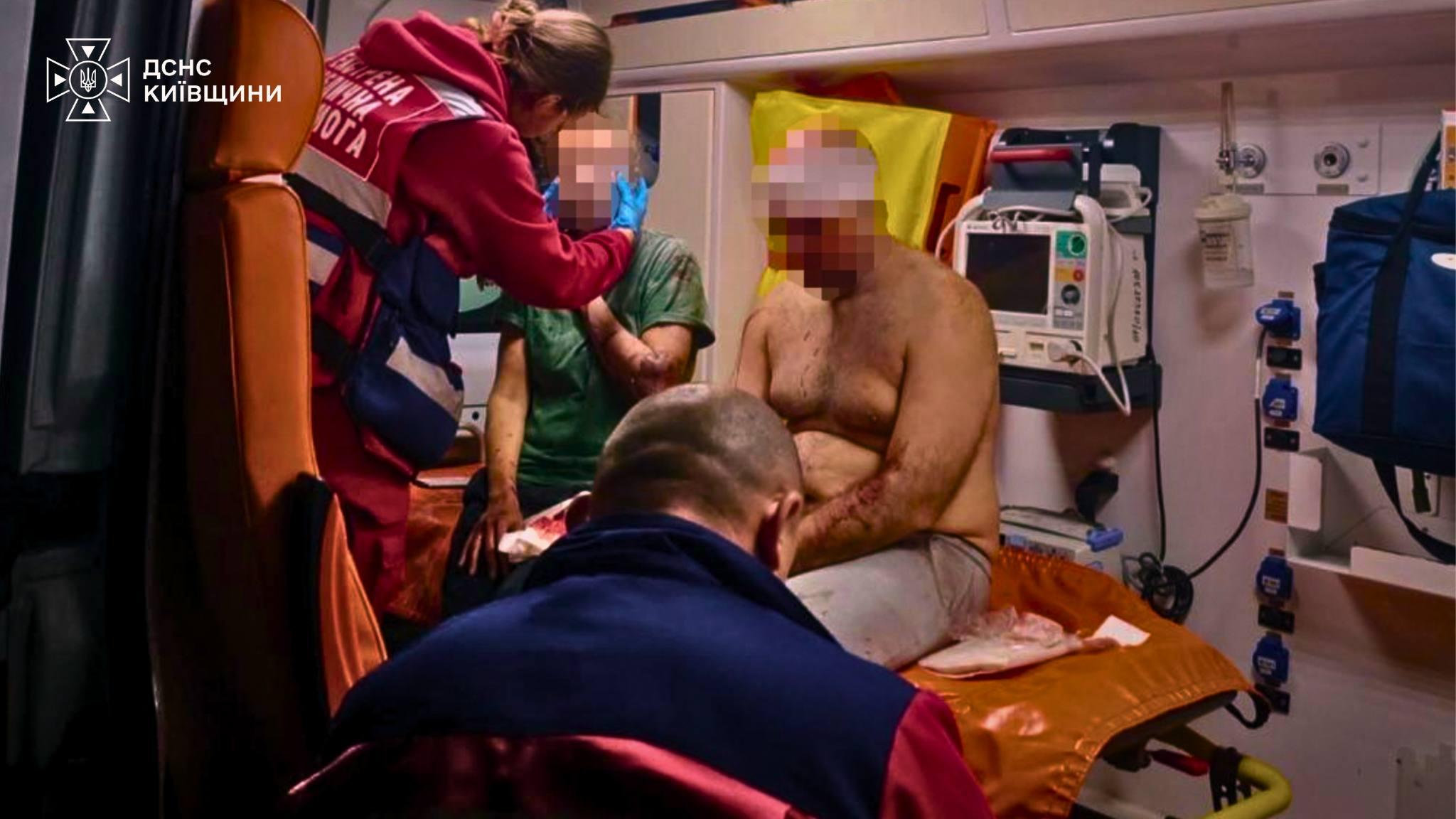 Київ запровадив додаткові виплати для медиків «швидкої», які виїжджають на місця влучань