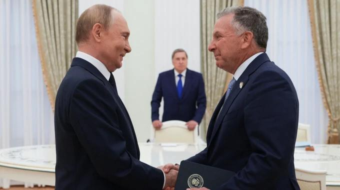 Віткофф привіз Путіну мирні пропозиції та заявив про передумови для припинення вогню