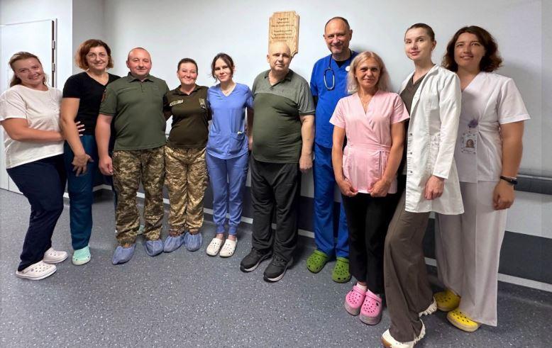 Столичні лікарі врятували життя трьох військовослужбовців із раком крові