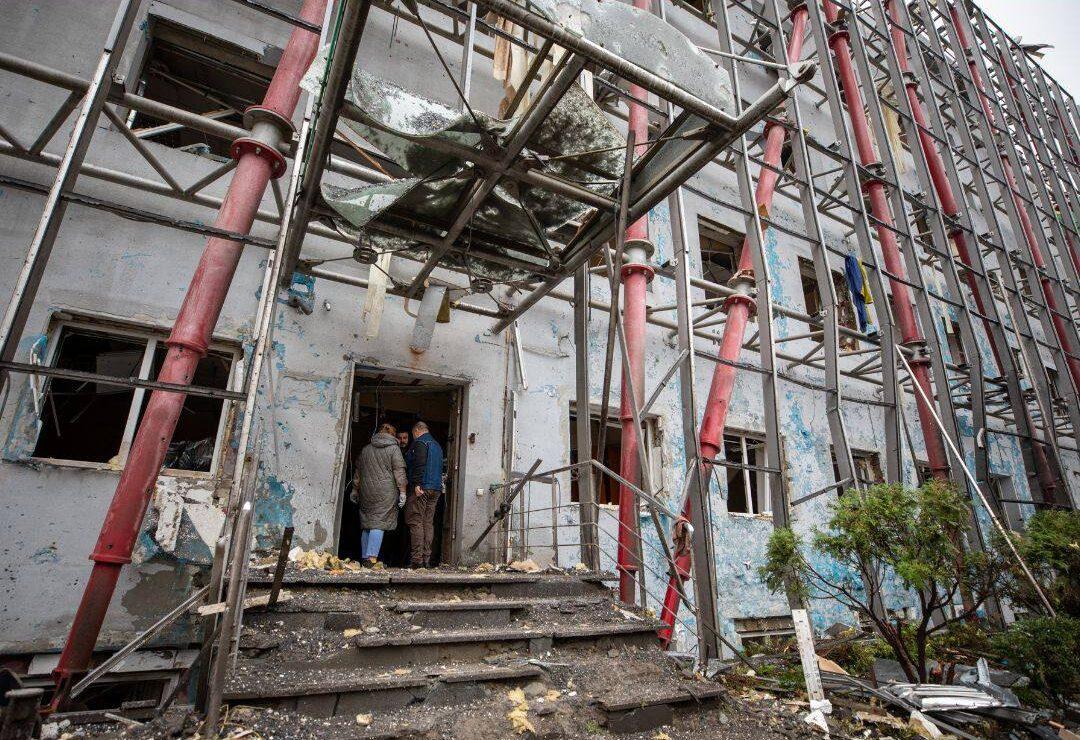 Внаслідок обстрілу Києва постраждали будівлі Рахункової палати, НКРЕКП, Книжкової палати, поліклініка, McDonald’s