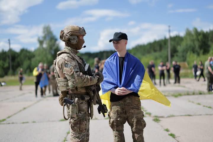 Морпіх з Маріуполя пройшов 4 роки російського полону, де навчав побратимів англійської