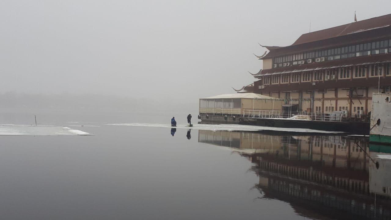 Рыбаки на льдине