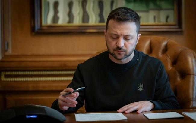 Зеленський звільнив шістьох українських послів